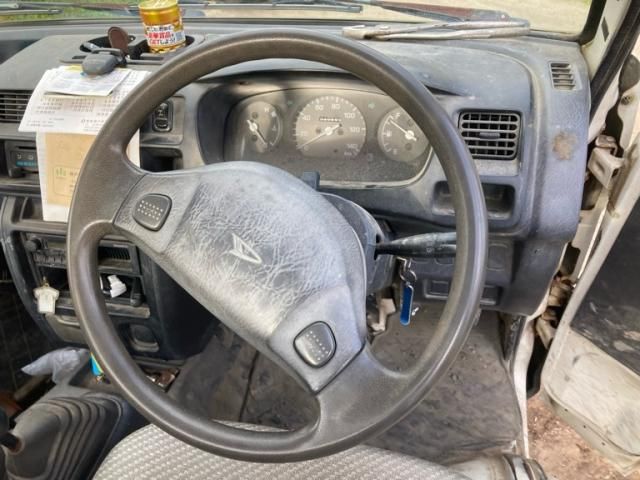 DAIHATSU HIJET truck 4WD 1999