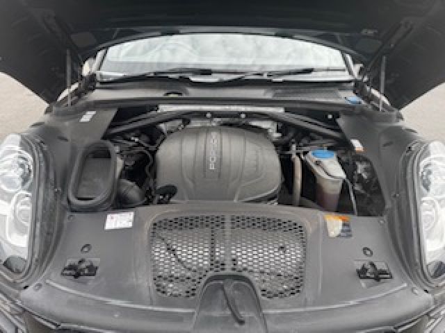 PORSCHE PORSCHE Macan 2016