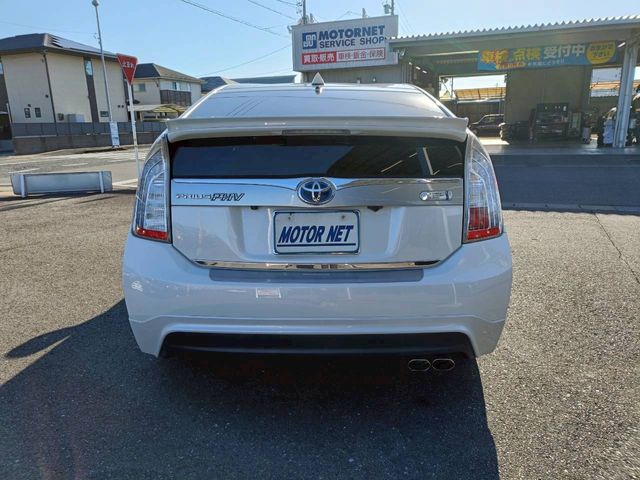 TOYOTA PRIUS PHV 2012