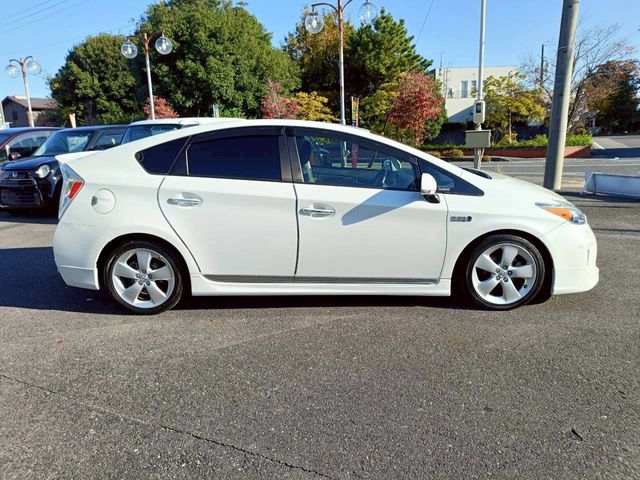 TOYOTA PRIUS PHV 2012
