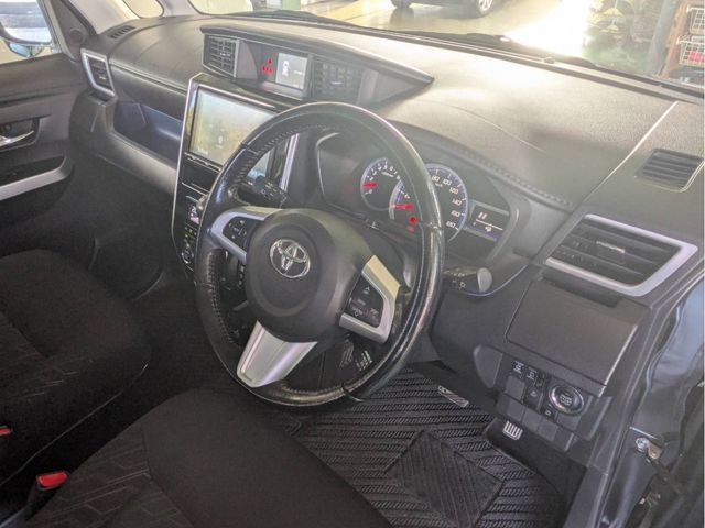 TOYOTA ROOMY 2018