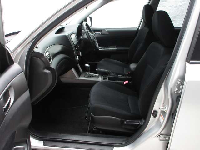 SUBARU FORESTER 2011