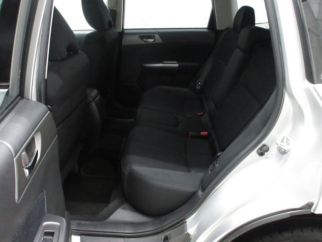 SUBARU FORESTER 2011
