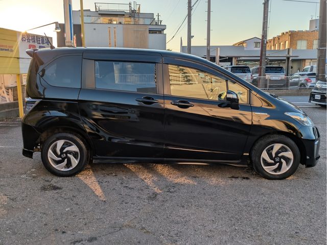 HONDA FREED HYBRID 2014