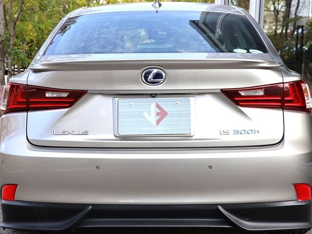 TOYOTA LEXUS IS300h 2013