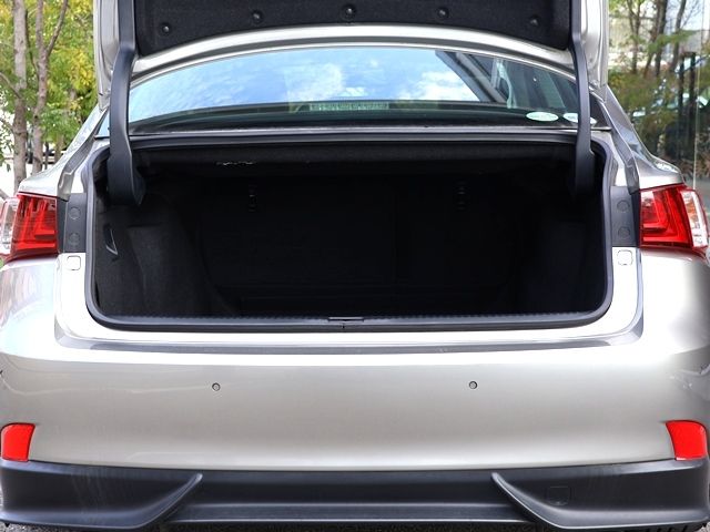 TOYOTA LEXUS IS300h 2013