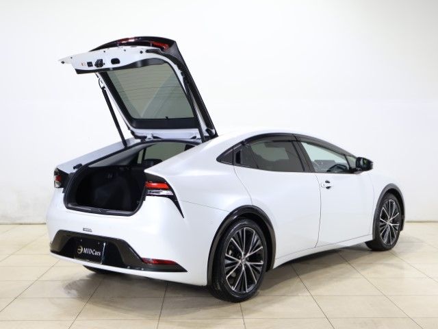 TOYOTA PRIUS 4WD 2024