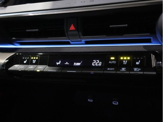 TOYOTA PRIUS 4WD 2024