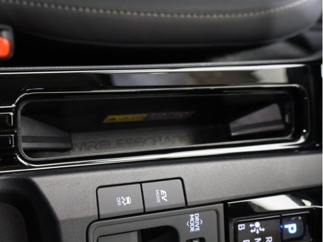 TOYOTA PRIUS 4WD 2024