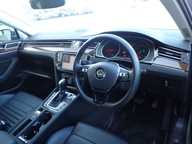 VOLKSWAGEN VOLKSWAGEN PASSAT VARIANT 2017