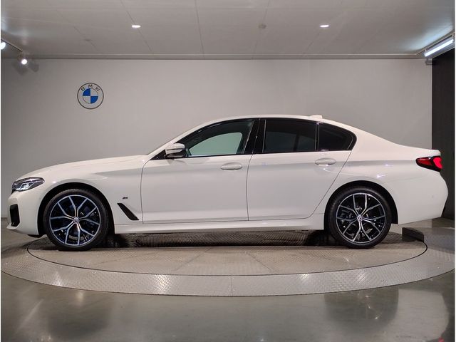 BMW BMW 5series sedan 2023