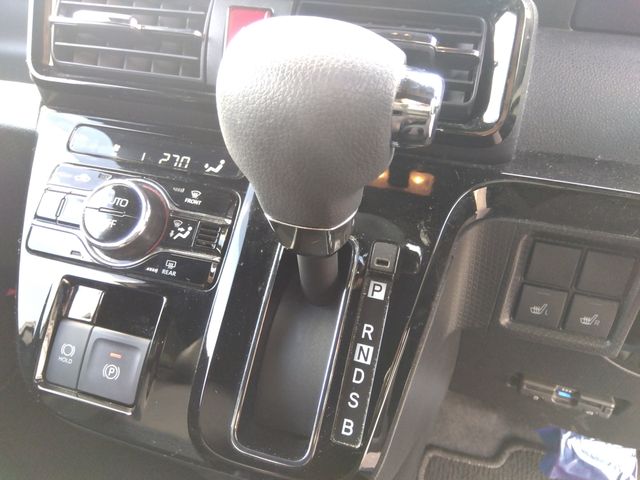 DAIHATSU TANTO CUSTOM 4WD 2023