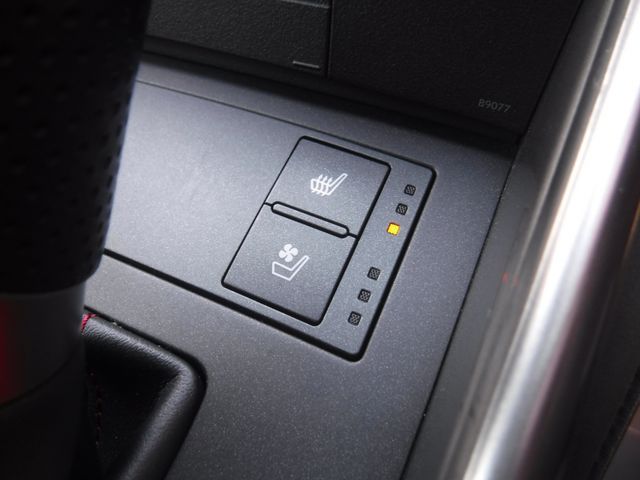 TOYOTA LEXUS IS300h 2015