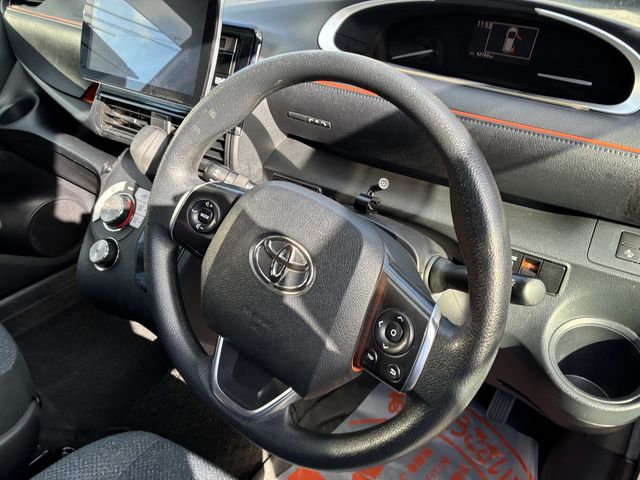 TOYOTA SIENTA HYBRID 2017