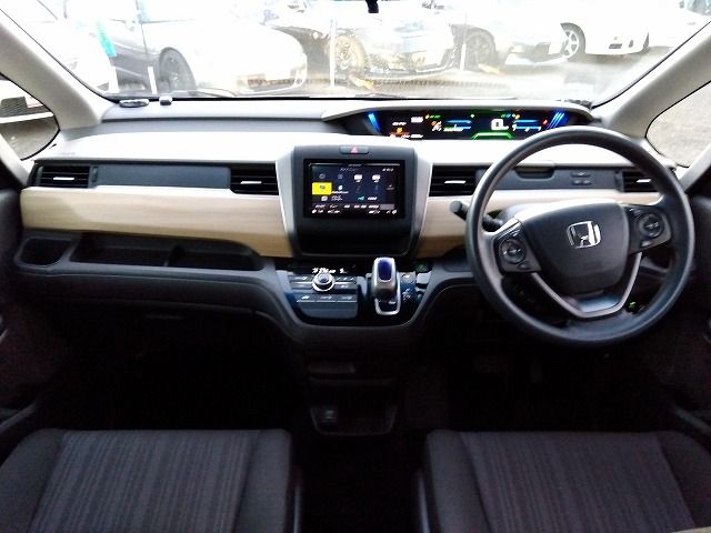 HONDA FREED HYBRID 2017