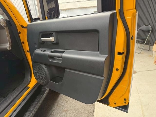 TOYOTA FJ CRUISER 4WD 2011