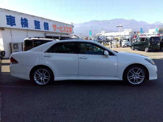 TOYOTA CROWN sedan 2010