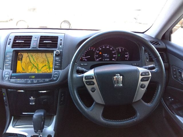 TOYOTA CROWN sedan 2010