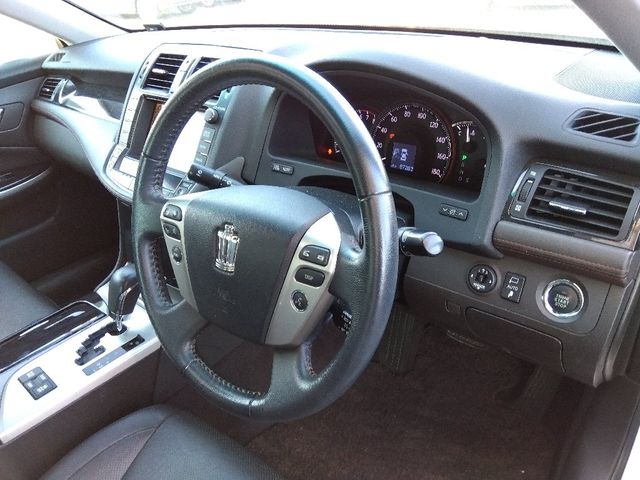 TOYOTA CROWN sedan 2010