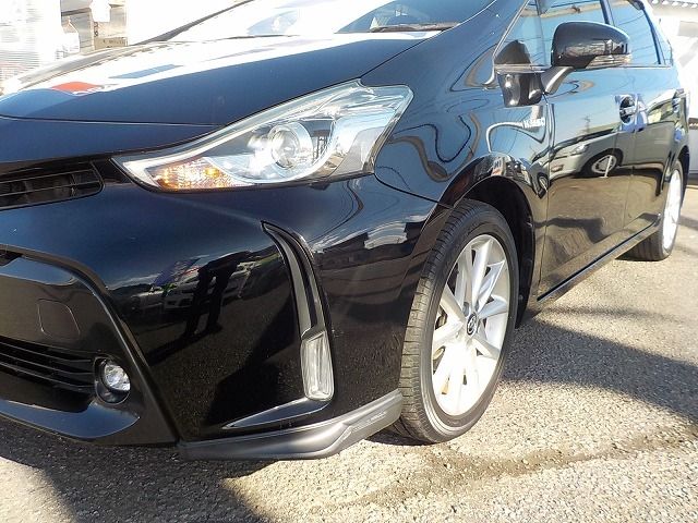 TOYOTA PRIUS Alpha 2015