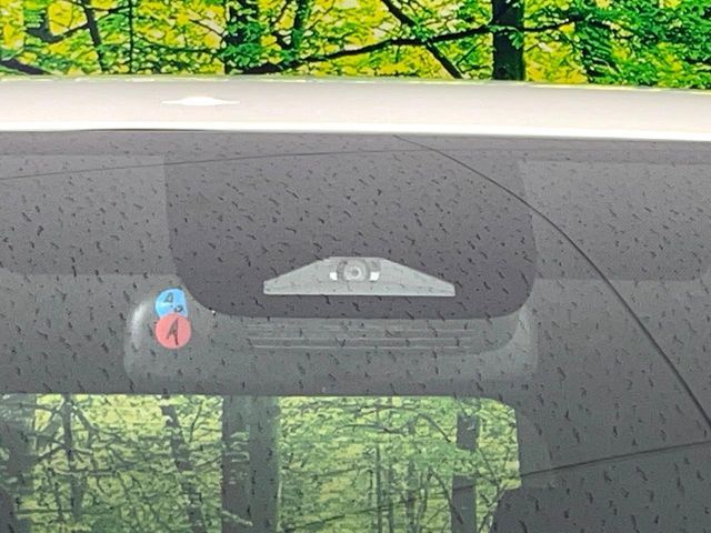 TOYOTA VOXY HYBRID 2022