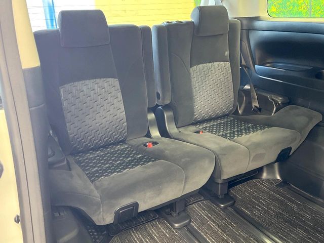 TOYOTA VELLFIRE 2016