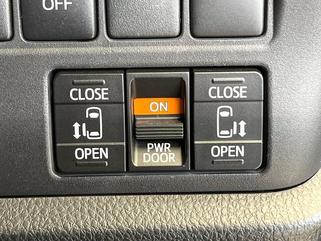 TOYOTA ESQUIRE HYBRID 2015