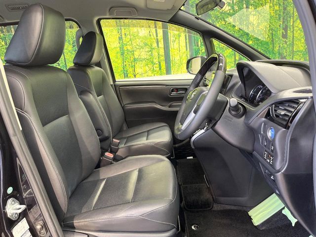 TOYOTA ESQUIRE HYBRID 2015