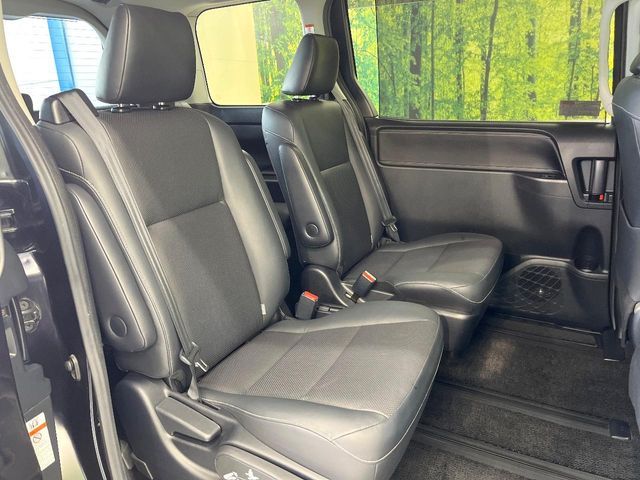 TOYOTA ESQUIRE HYBRID 2015