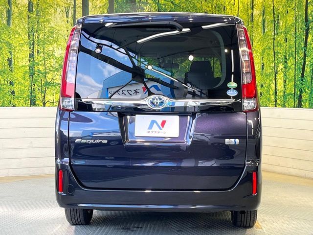 TOYOTA ESQUIRE HYBRID 2015