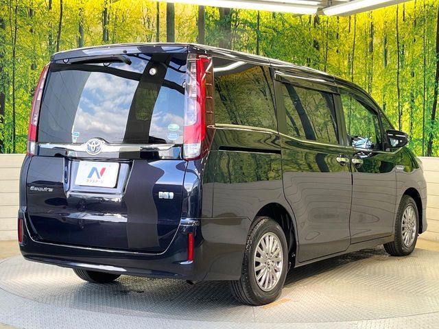 TOYOTA ESQUIRE HYBRID 2015