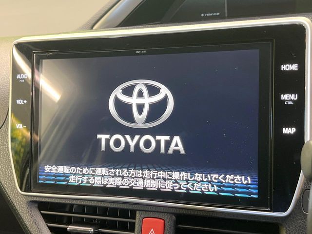 TOYOTA VOXY 2021