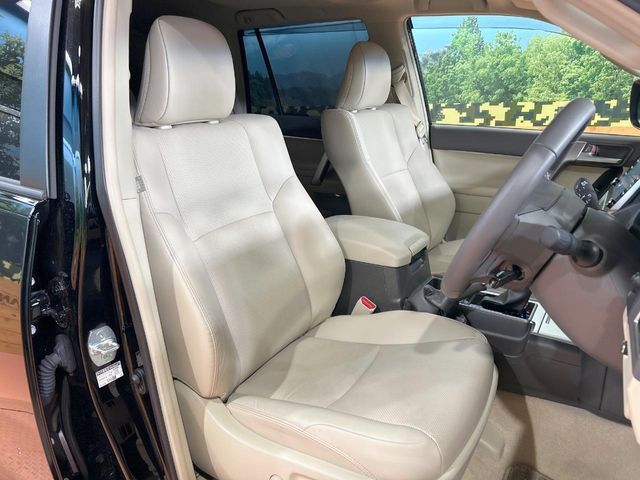 TOYOTA LANDCRUISER PRADO 2023