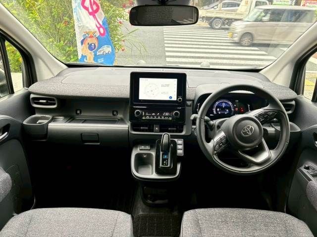 TOYOTA SIENTA HYBRID 2024