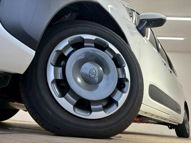 TOYOTA SIENTA HYBRID 2024