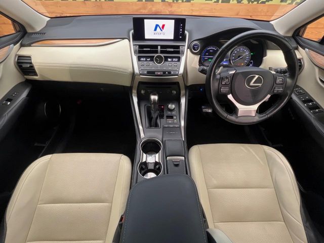 TOYOTA LEXUS NX300h AWD 2019