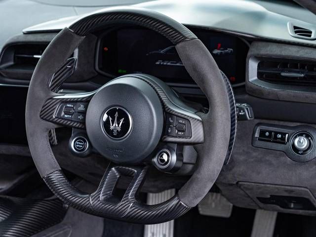 MASERATI MASERATI MC20 2022