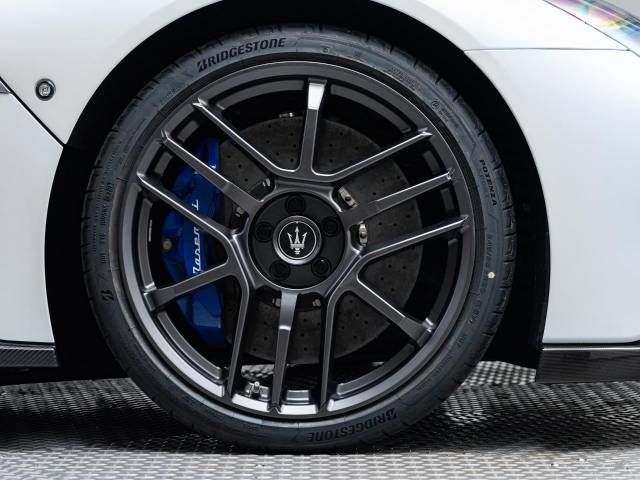 MASERATI MASERATI MC20 2022