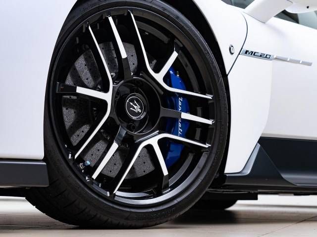 MASERATI MASERATI MC20 2022