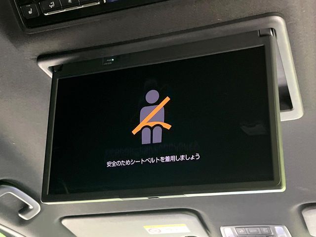 TOYOTA VOXY HYBRID 2022