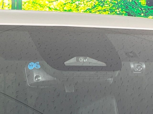 TOYOTA VOXY HYBRID 2022