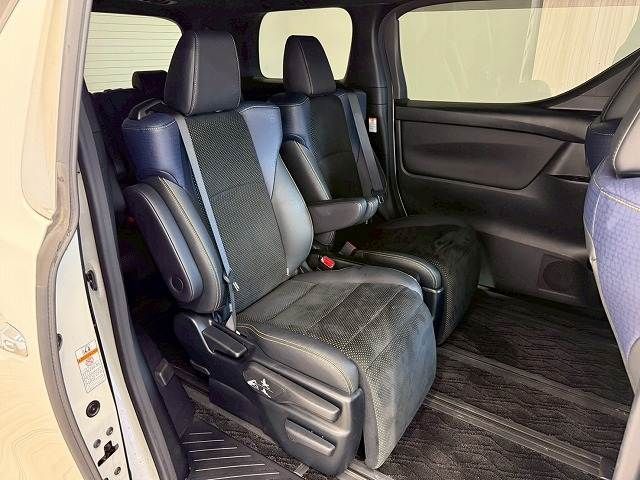 TOYOTA VELLFIRE 2016