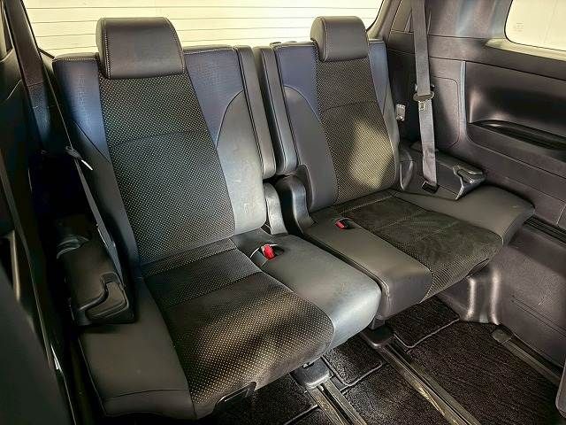 TOYOTA VELLFIRE 2016