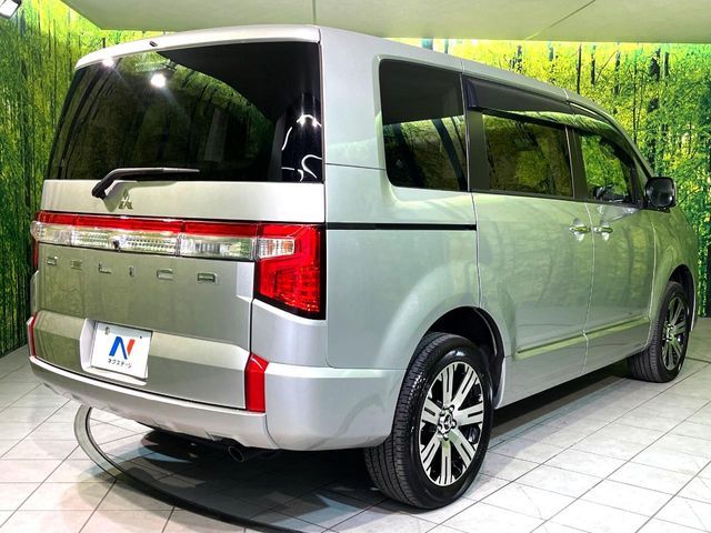 MITSUBISHI DELICA D:5 4WD 2024