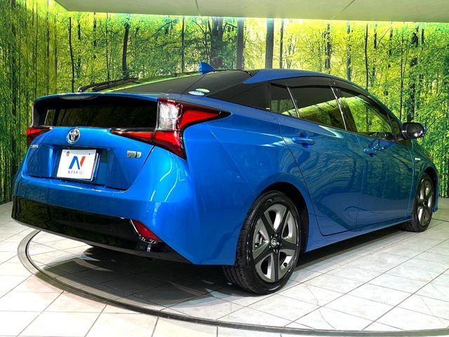 TOYOTA PRIUS 2019
