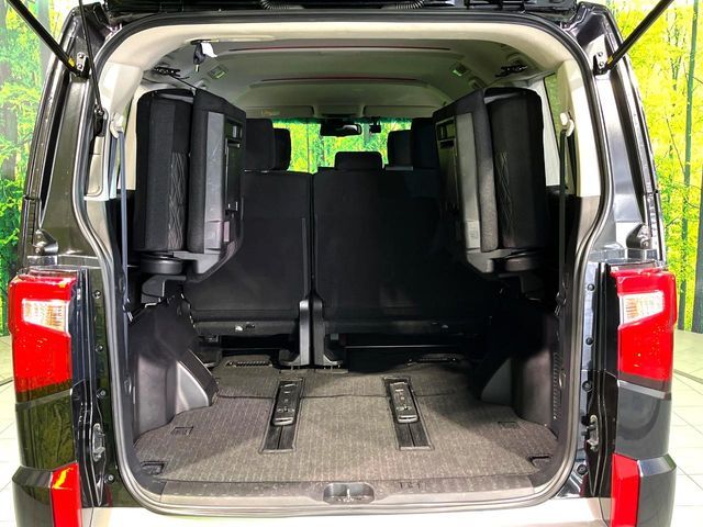 MITSUBISHI DELICA D:5 4WD 2024