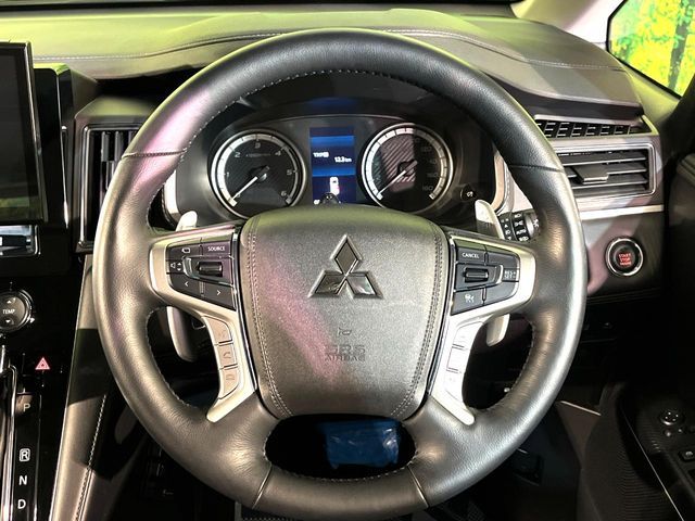 MITSUBISHI DELICA D:5 4WD 2024