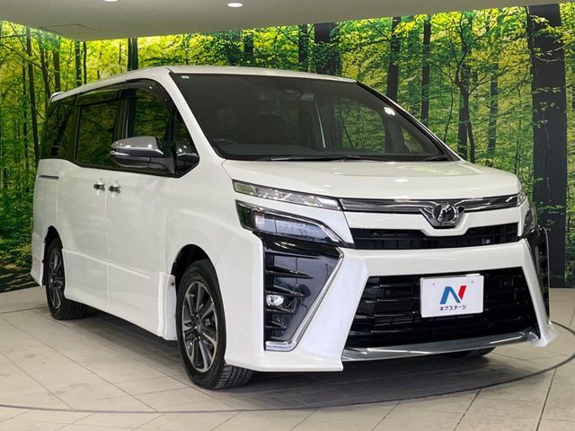 TOYOTA VOXY 2019