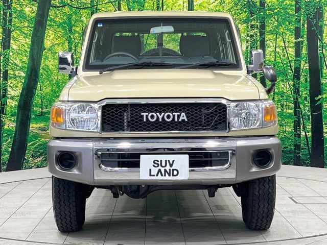 TOYOTA LANDCRUISER PICKUP 2015