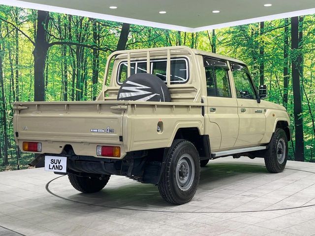 TOYOTA LANDCRUISER PICKUP 2015